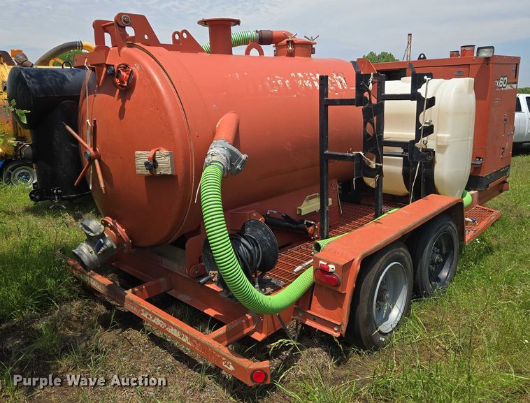 image for item EN8048 2010 Ditch Witch FX60 vacuum excavator