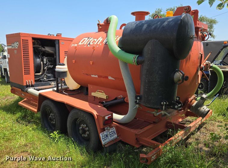 image for item EN8048 2010 Ditch Witch FX60 vacuum excavator