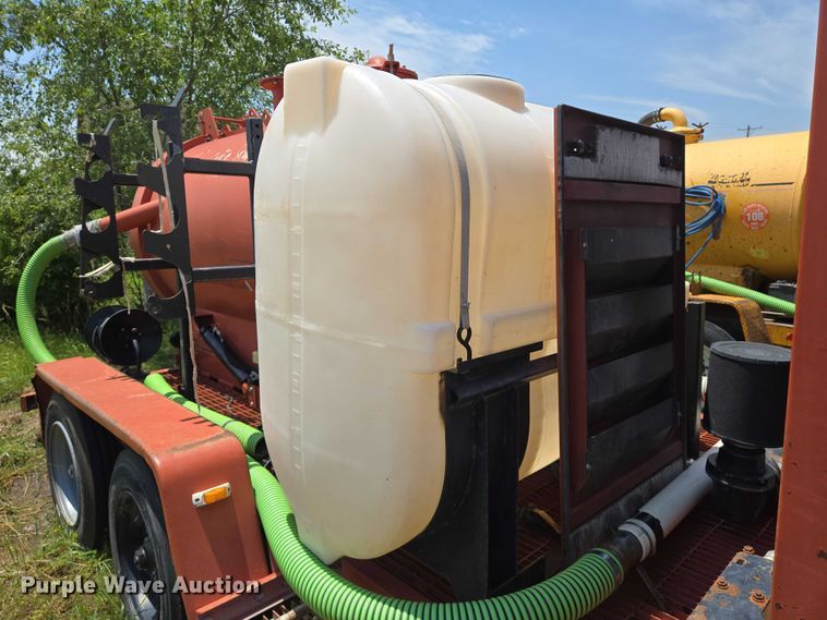 image for item EN8048 2010 Ditch Witch FX60 vacuum excavator