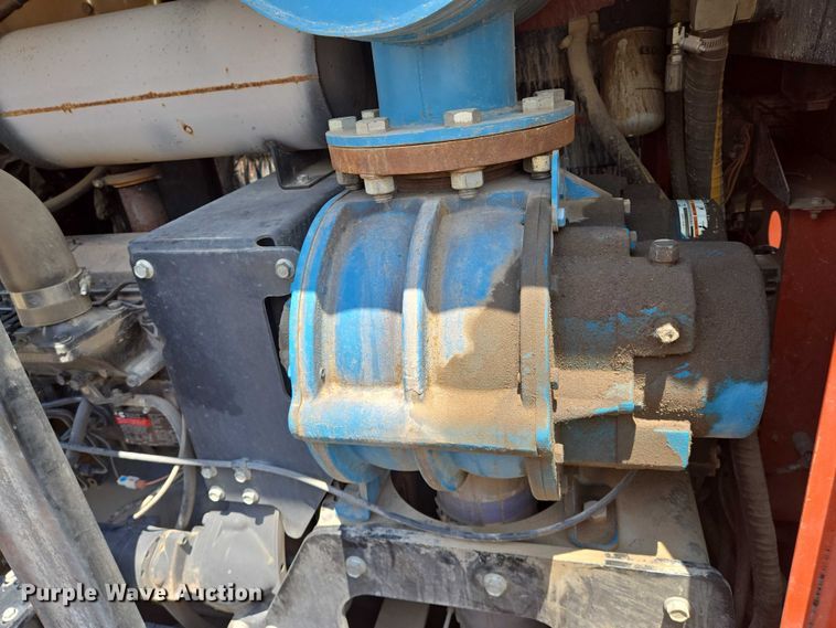 image for item EN8048 2010 Ditch Witch FX60 vacuum excavator