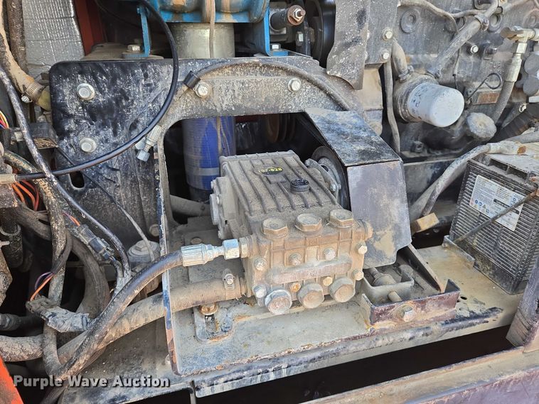 image for item EN8048 2010 Ditch Witch FX60 vacuum excavator