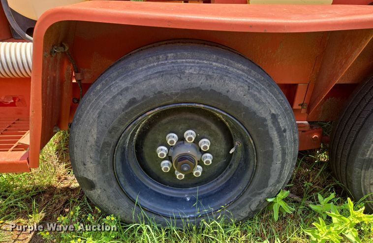 image for item EN8048 2010 Ditch Witch FX60 vacuum excavator