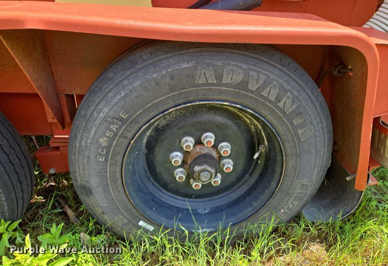 image for item EN8048 2010 Ditch Witch FX60 vacuum excavator