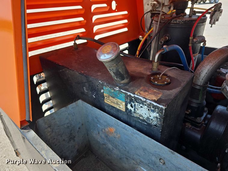 image for item EO1033 2014 Sullivan Palatek DO210PHDZ air compressor