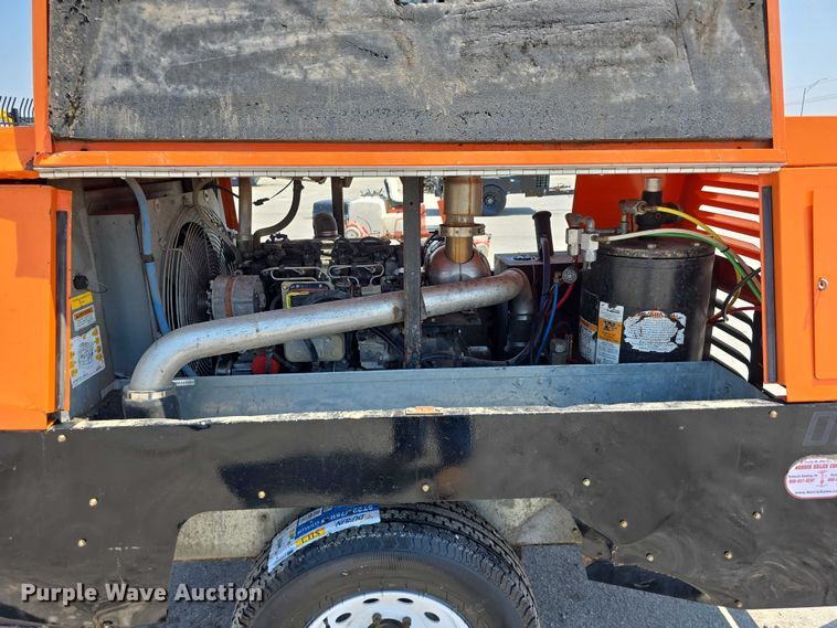 image for item EO1033 2014 Sullivan Palatek DO210PHDZ air compressor