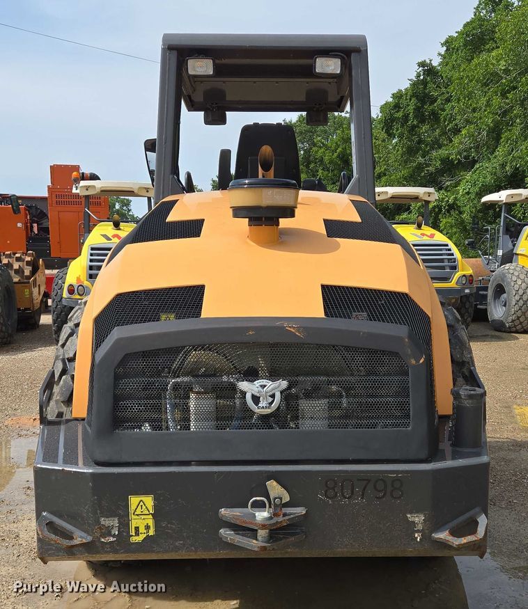 image for item EQ4031 2019 Case SV212D single drum vibratory roller