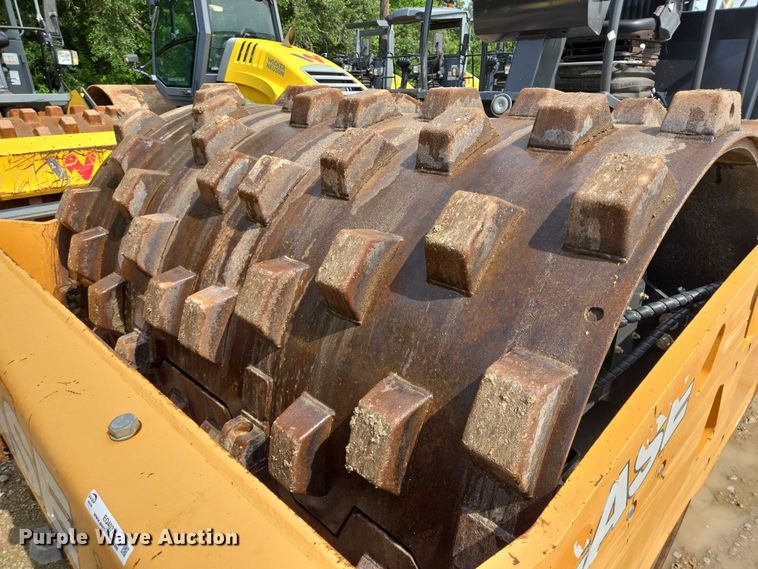 image for item EQ4031 2019 Case SV212D single drum vibratory roller