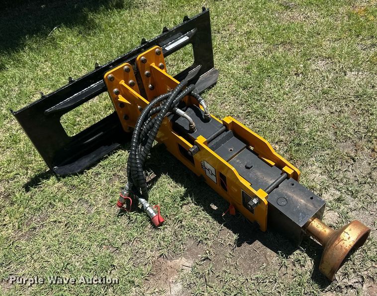 image for item EQ4877 2024 GIYI 680 skid steer post driver