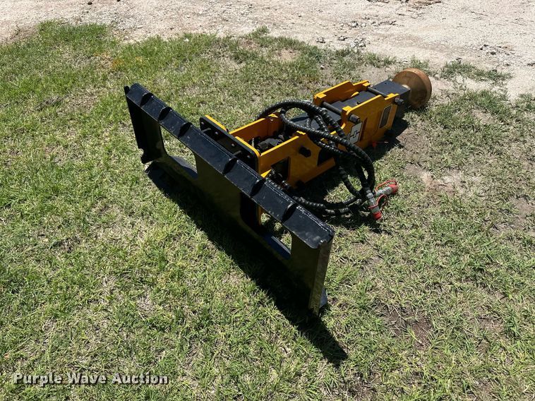 image for item EQ4877 2024 GIYI 680 skid steer post driver