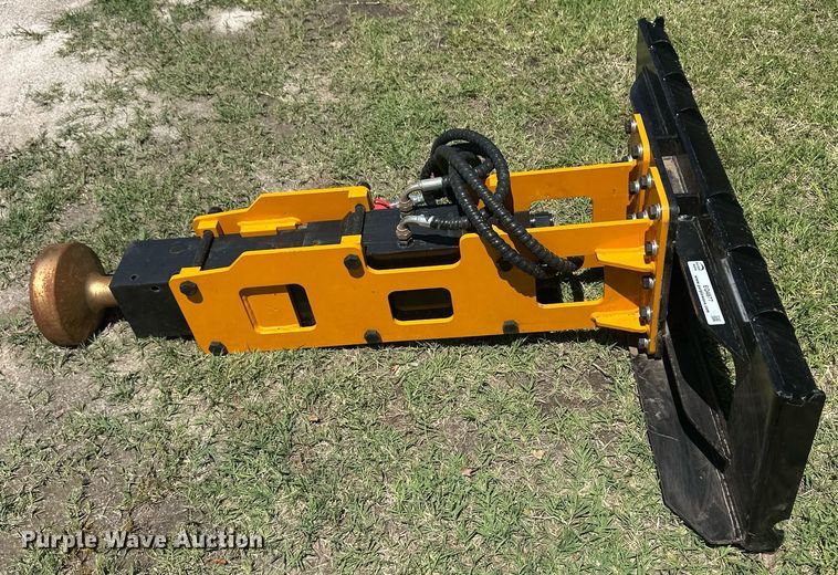 image for item EQ4877 2024 GIYI 680 skid steer post driver