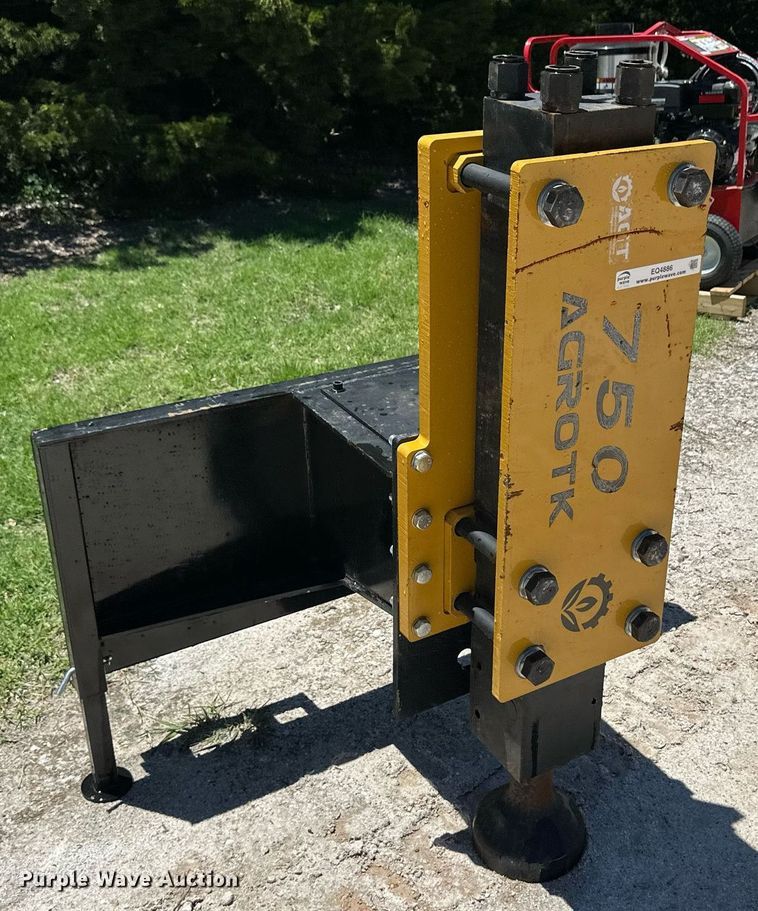 image for item EQ4886 2024 AGT 750 AGR0TK skid steer post driver