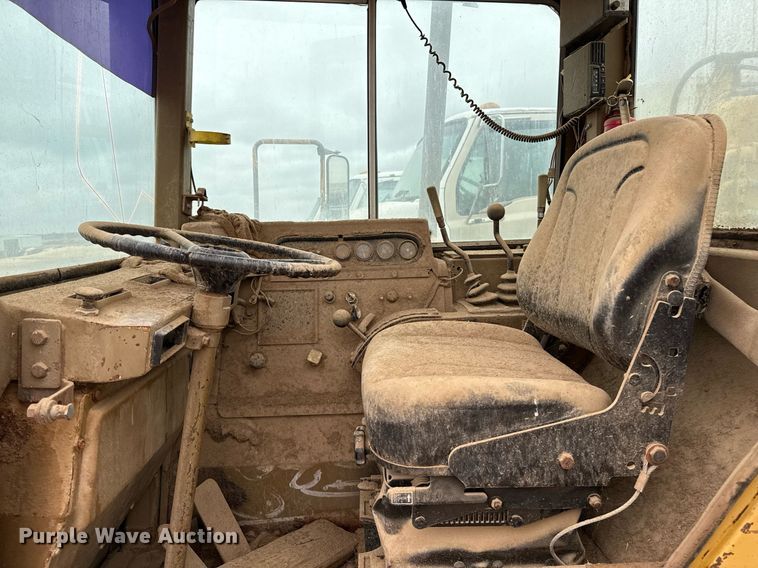 image for item EQ4898 1988 Caterpillar 613C elevating scraper