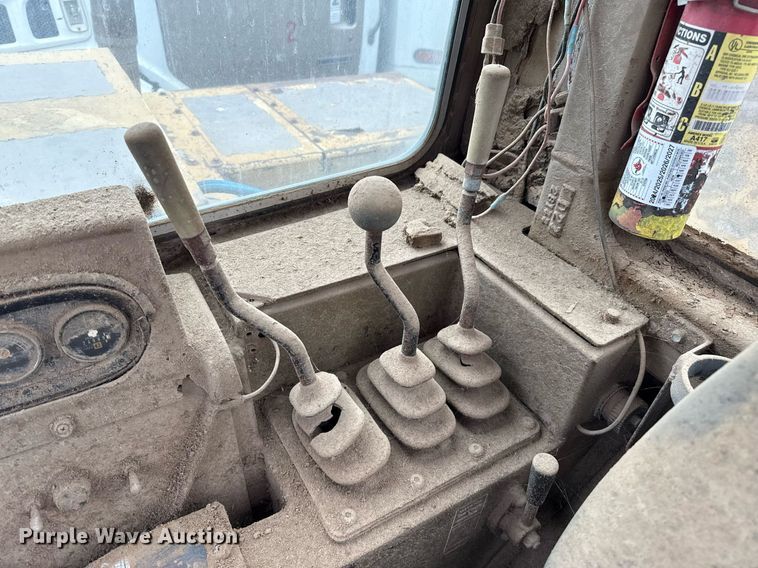 image for item EQ4898 1988 Caterpillar 613C elevating scraper