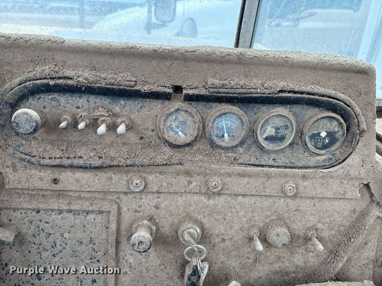 image for item EQ4898 1988 Caterpillar 613C elevating scraper