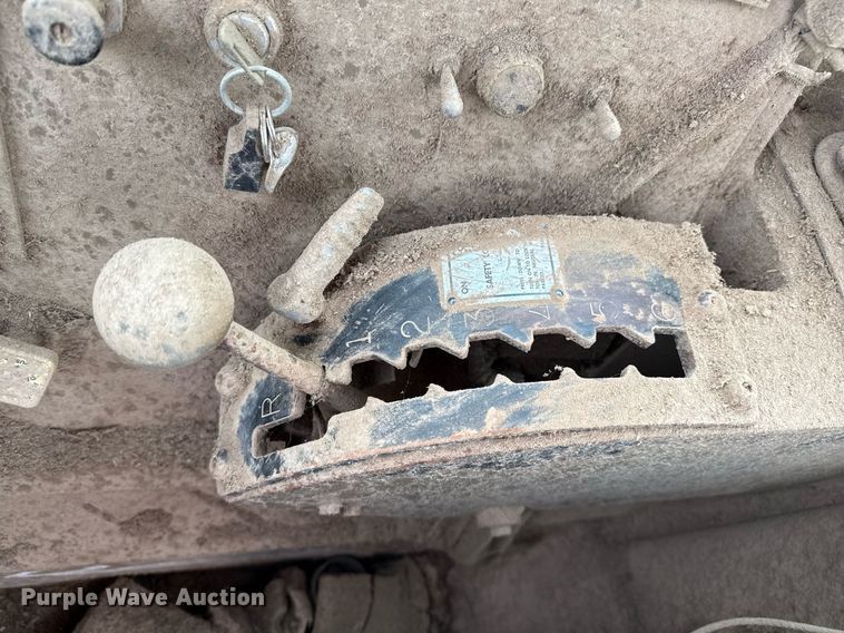 image for item EQ4898 1988 Caterpillar 613C elevating scraper