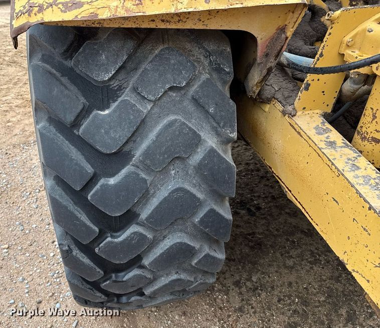 image for item EQ4898 1988 Caterpillar 613C elevating scraper