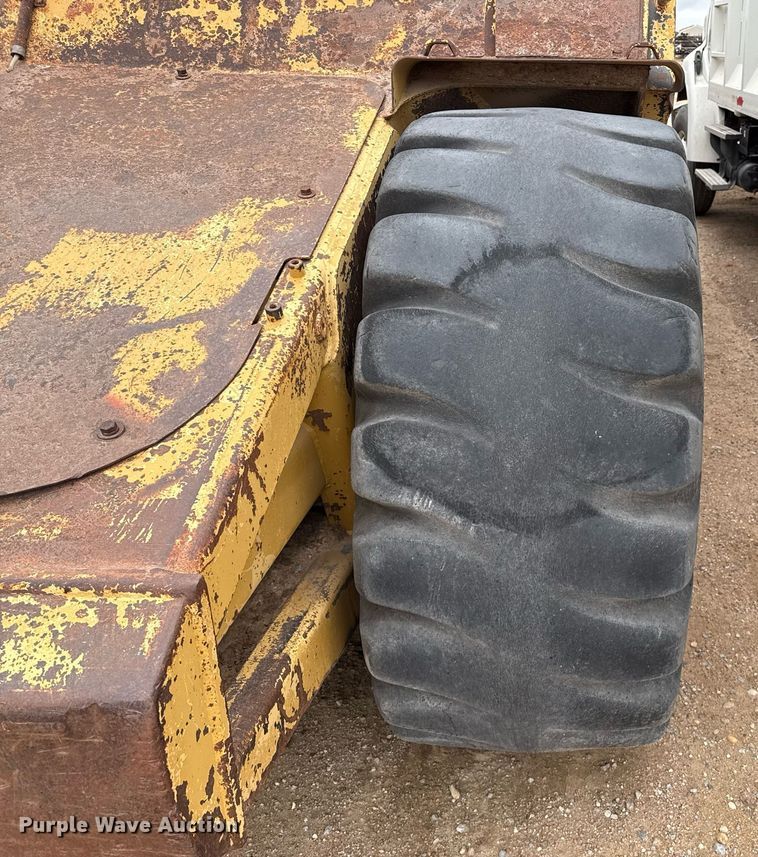 image for item EQ4898 1988 Caterpillar 613C elevating scraper