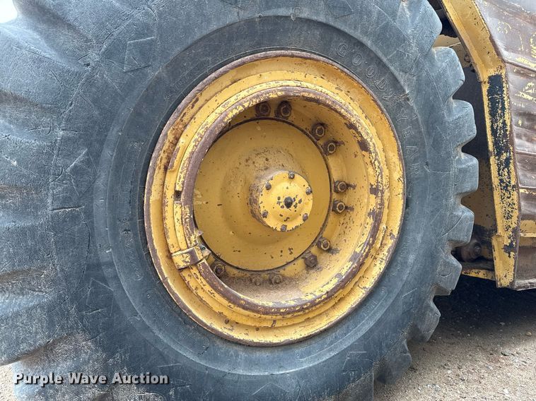 image for item EQ4898 1988 Caterpillar 613C elevating scraper