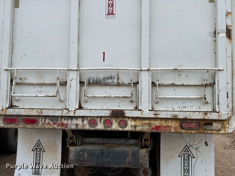 image for item EQ4902 2004 Sterling L8500 dump truck