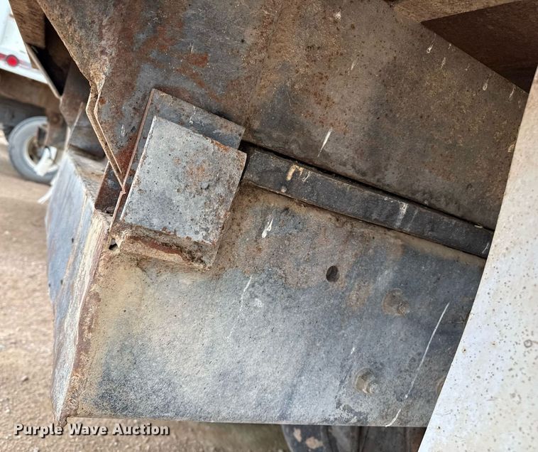 image for item EQ4902 2004 Sterling L8500 dump truck