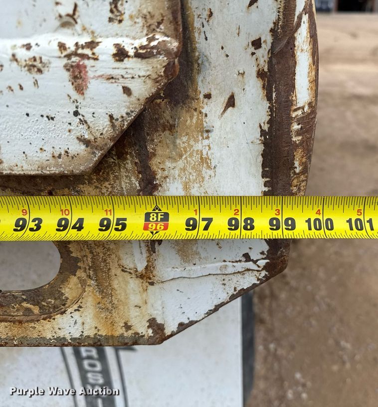 image for item EQ4902 2004 Sterling L8500 dump truck