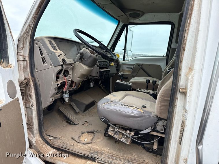 image for item EQ4902 2004 Sterling L8500 dump truck