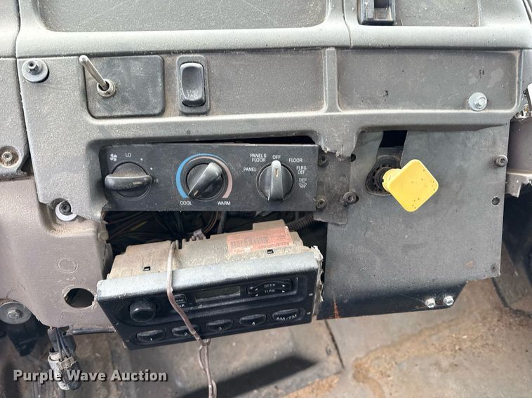 image for item EQ4902 2004 Sterling L8500 dump truck