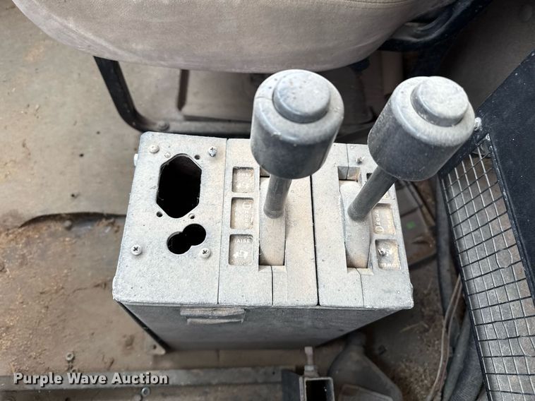 image for item EQ4902 2004 Sterling L8500 dump truck