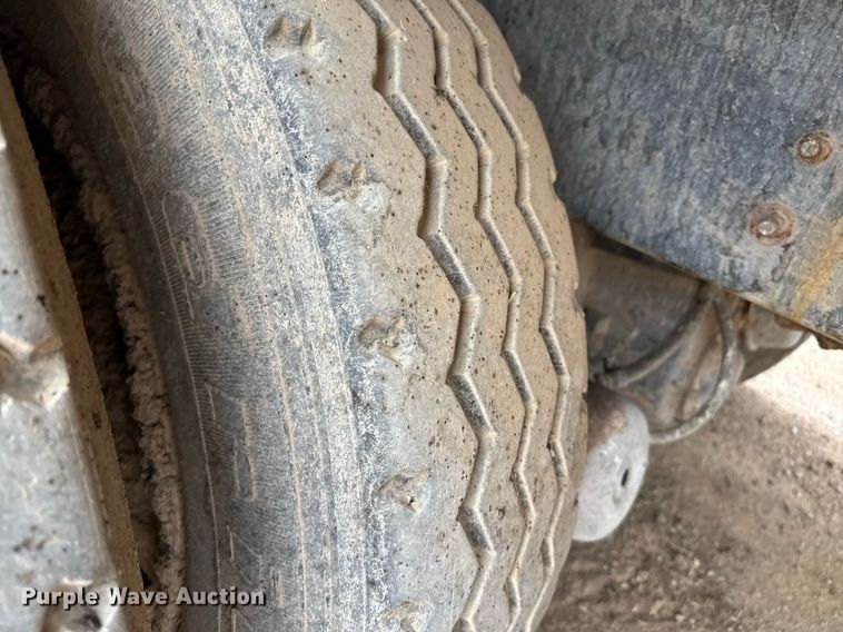 image for item EQ4902 2004 Sterling L8500 dump truck