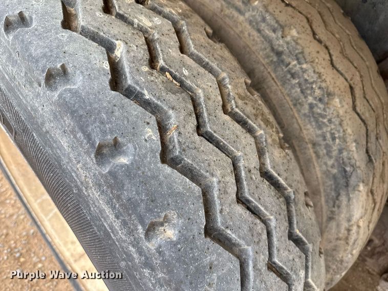 image for item EQ4902 2004 Sterling L8500 dump truck