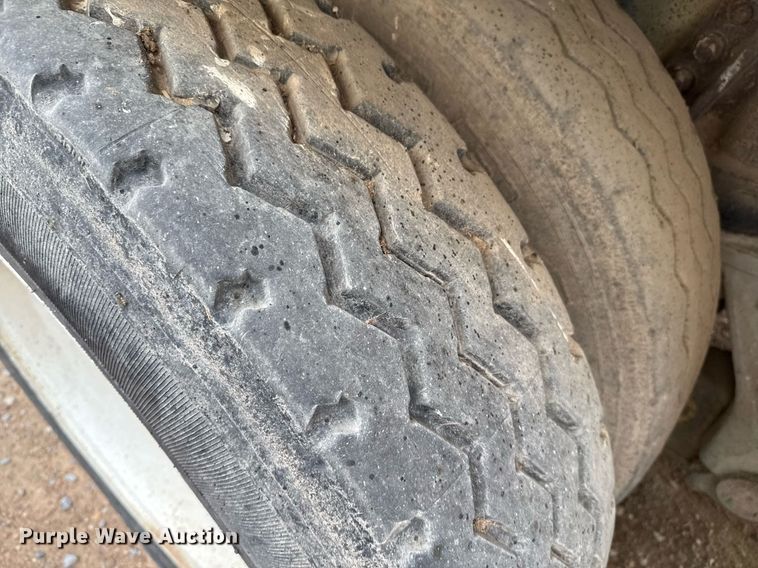 image for item EQ4902 2004 Sterling L8500 dump truck