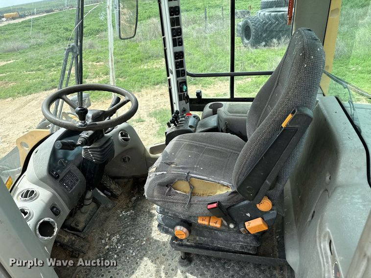 image for item EQ4913 2009 Volvo L90F wheel loader