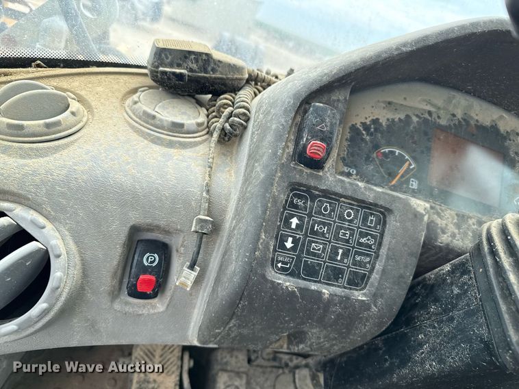 image for item EQ4914 2008 Volvo L90F wheel loader