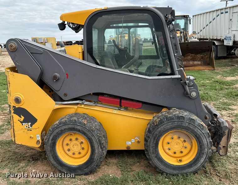 image for item EQ4915 2014 Volvo MC115C skid steer loader