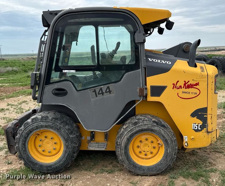 image for item EQ4915 2014 Volvo MC115C skid steer loader