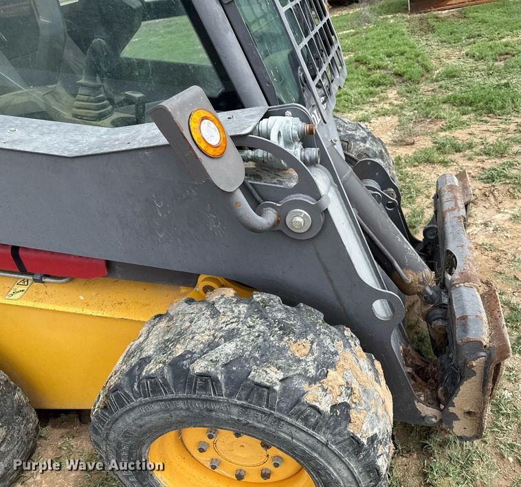 image for item EQ4915 2014 Volvo MC115C skid steer loader