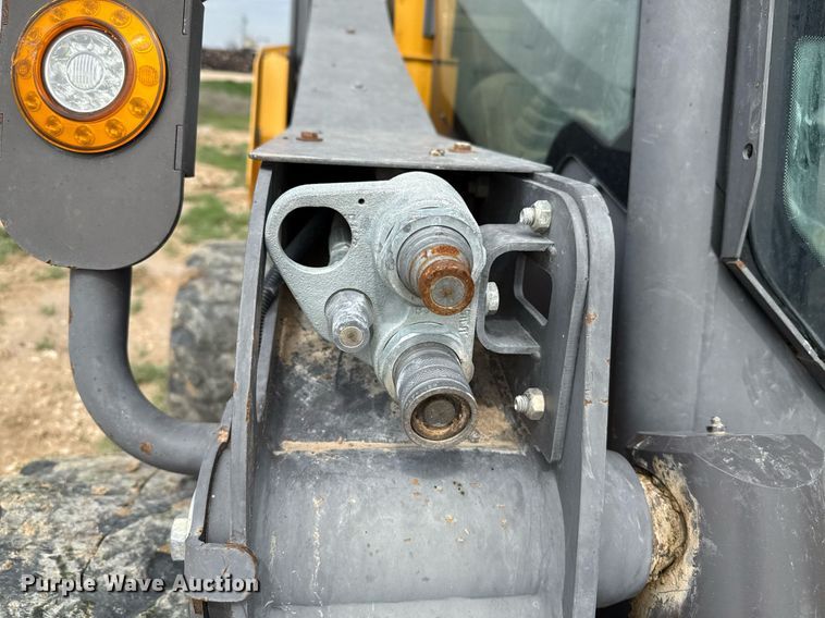 image for item EQ4915 2014 Volvo MC115C skid steer loader