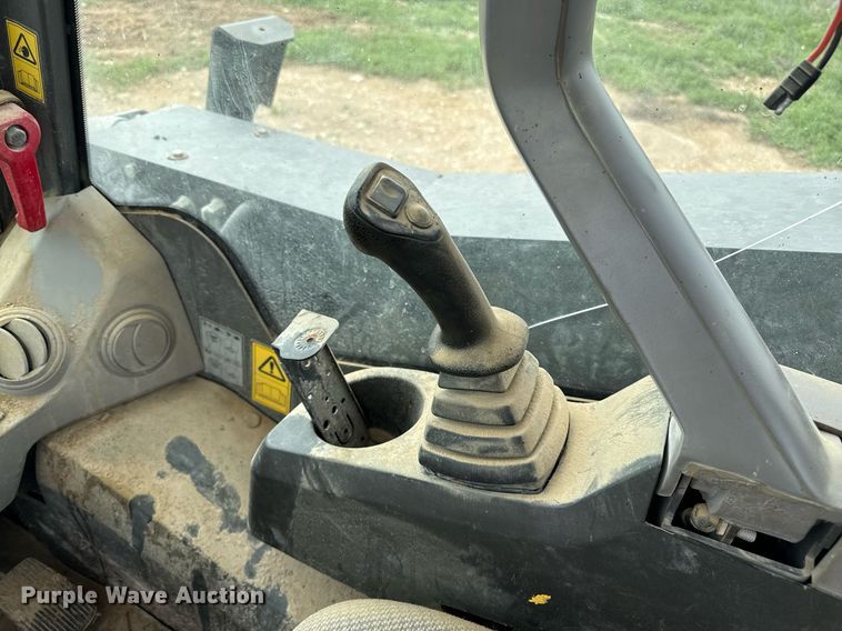 image for item EQ4915 2014 Volvo MC115C skid steer loader