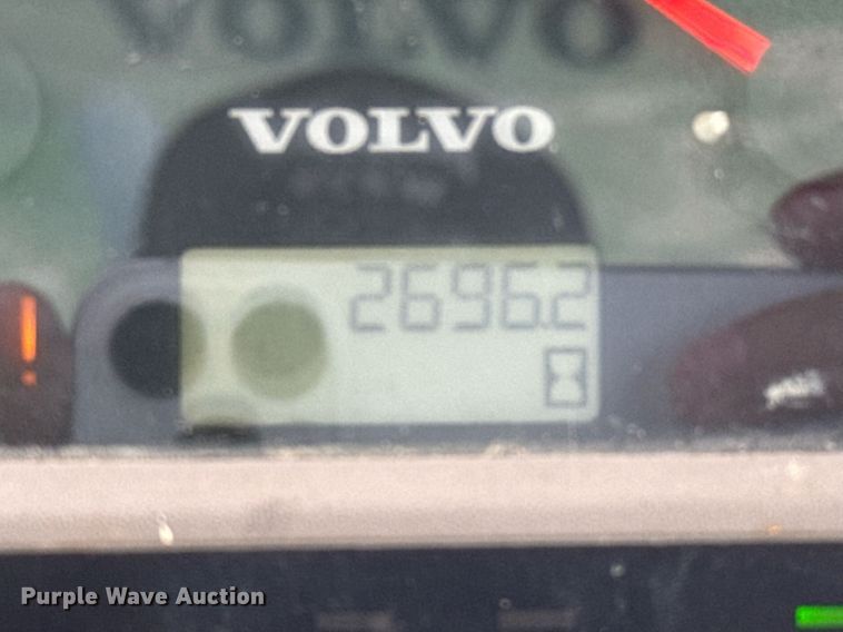 image for item EQ4915 2014 Volvo MC115C skid steer loader