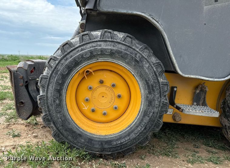 image for item EQ4915 2014 Volvo MC115C skid steer loader