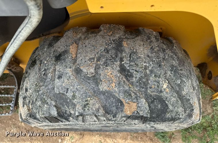 image for item EQ4915 2014 Volvo MC115C skid steer loader