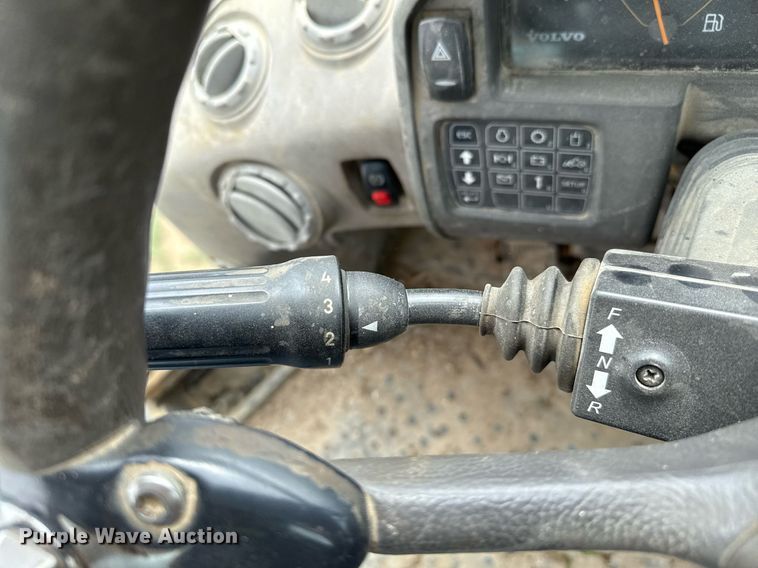 image for item EQ4916 2009 Volvo L90F wheel loader