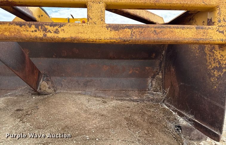 image for item EQ4917 Holcomb scraper