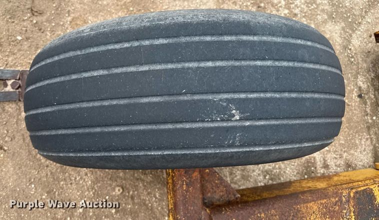 image for item EQ4917 Holcomb scraper