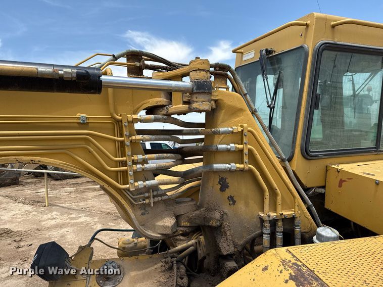 image for item EQ4924 Caterpillar 613C Series II elevating scraper