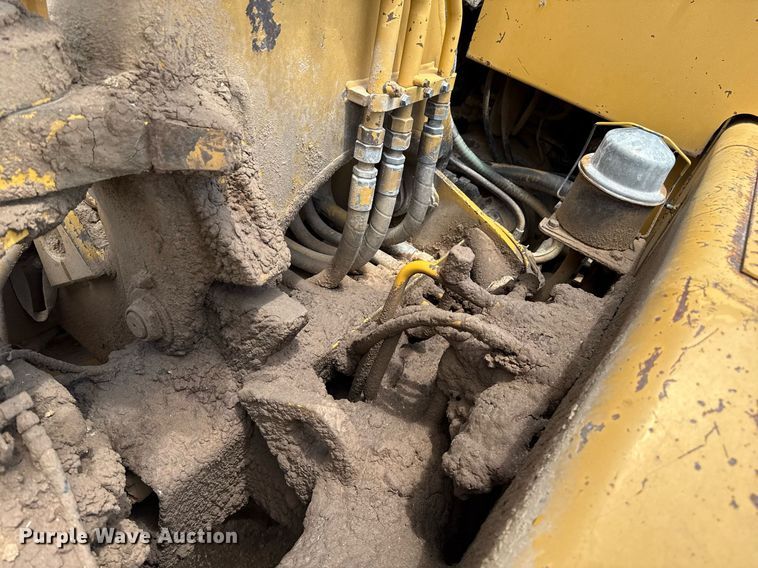 image for item EQ4924 Caterpillar 613C Series II elevating scraper