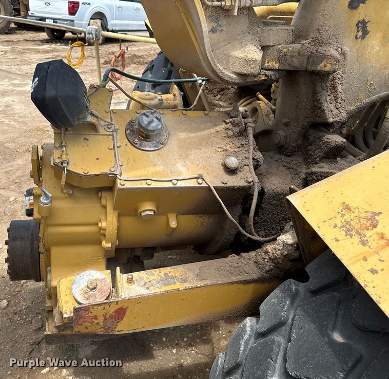 image for item EQ4924 Caterpillar 613C Series II elevating scraper