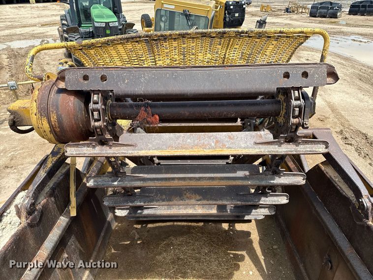 image for item EQ4924 Caterpillar 613C Series II elevating scraper