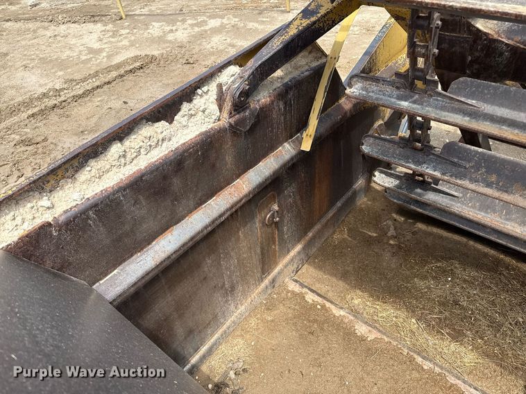 image for item EQ4924 Caterpillar 613C Series II elevating scraper