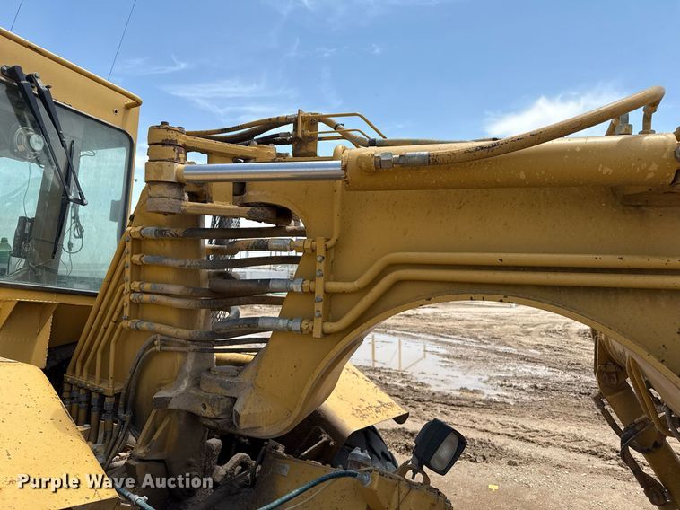 image for item EQ4924 Caterpillar 613C Series II elevating scraper